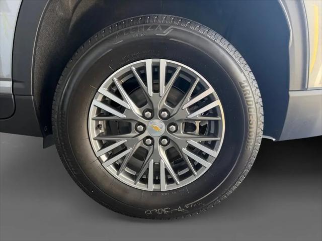 2027 Chevrolet Traverse FWD LT