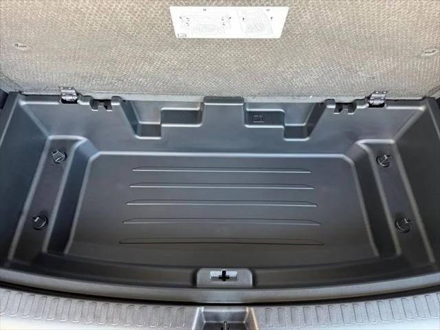 2027 Chevrolet Traverse FWD LT