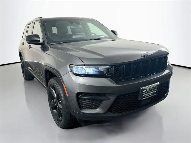 2023 Jeep Grand Cherokee Altitude 4x4 for sale in Shiloh, IL