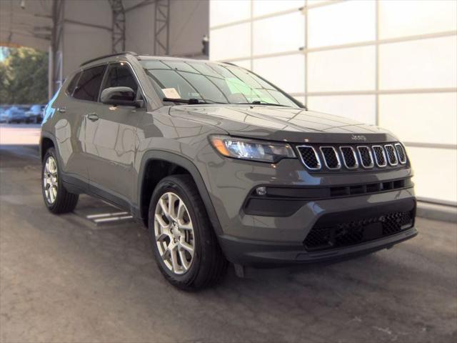2023 Jeep Compass Latitude Lux FWD 2023 Jeep Compass Latitude Lux FWD