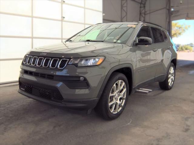 2023 Jeep Compass Latitude Lux FWD 2023 Jeep Compass Latitude Lux FWD