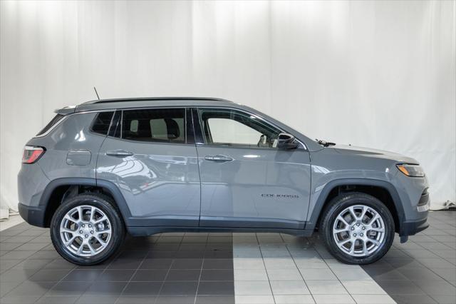 2023 Jeep Compass Latitude Lux FWD 2023 Jeep Compass Latitude Lux FWD