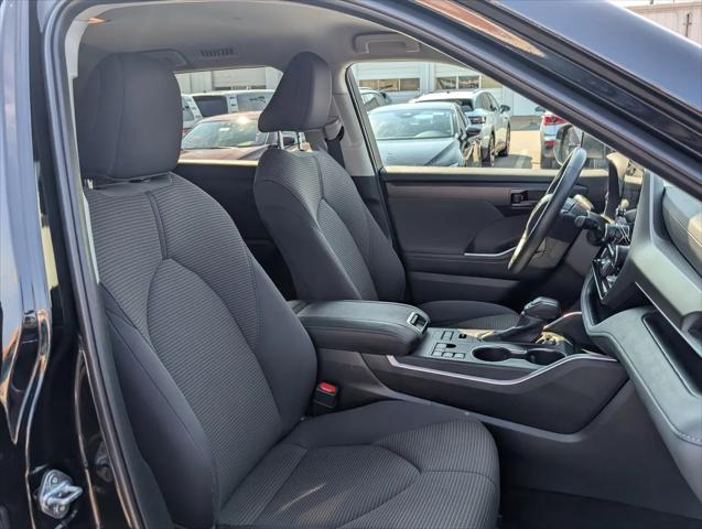 2025 Toyota Highlander LE