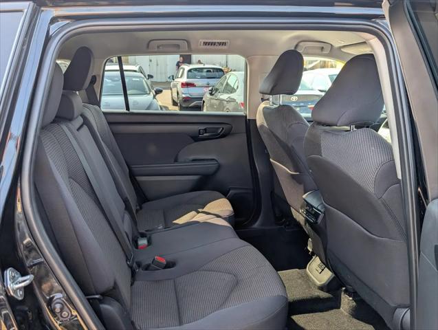 2025 Toyota Highlander LE