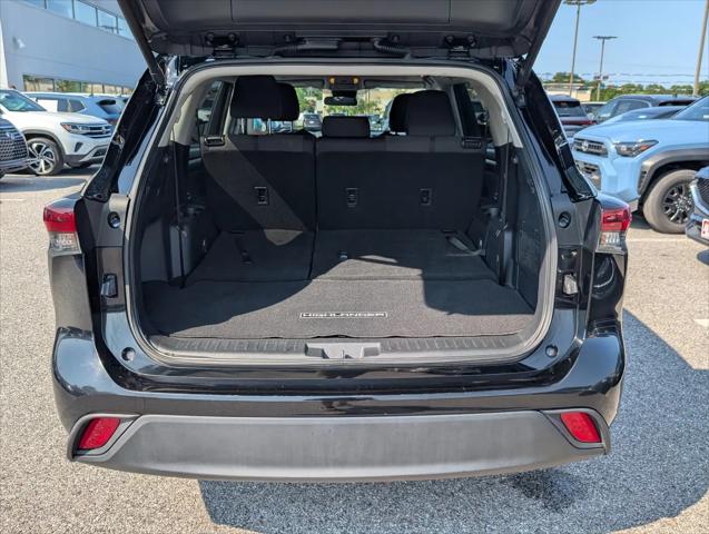 2025 Toyota Highlander LE