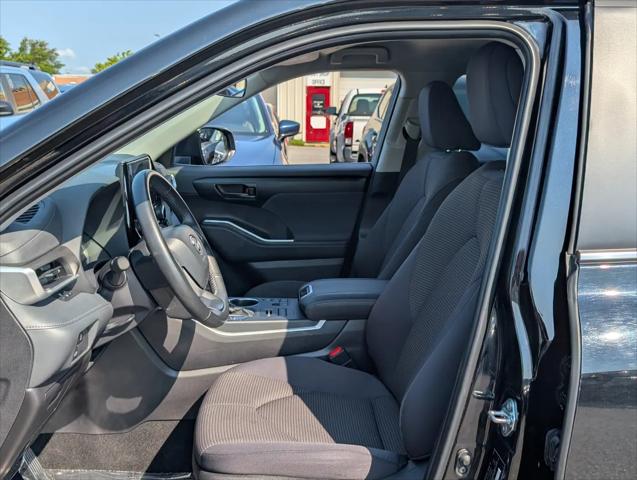 2025 Toyota Highlander LE