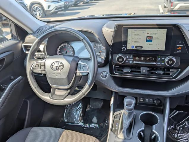 2025 Toyota Highlander LE