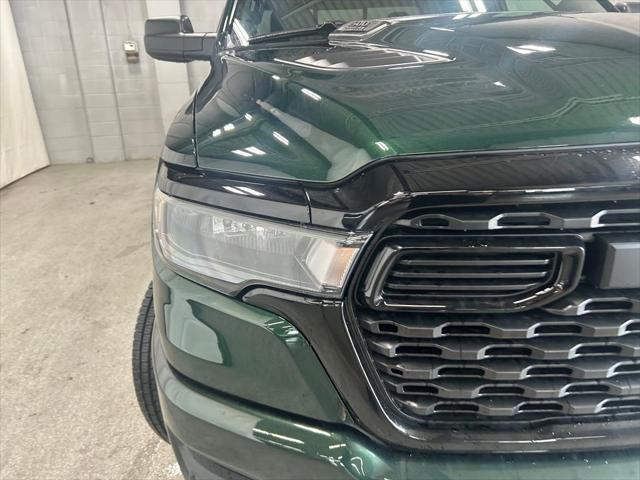 2026 RAM 1500 RAM 1500 EXPRESS CREW CAB 4X4 57 BOX