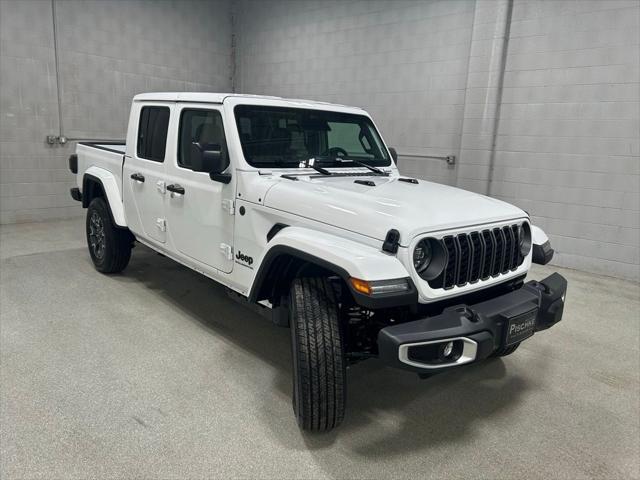 2026 Jeep Gladiator GLADIATOR SAHARA 4X4