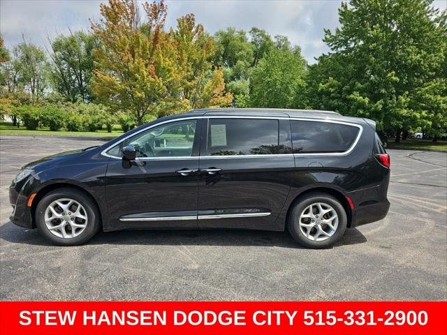 2017 Chrysler Pacifica Touring-L for sale in Urbandale, IA