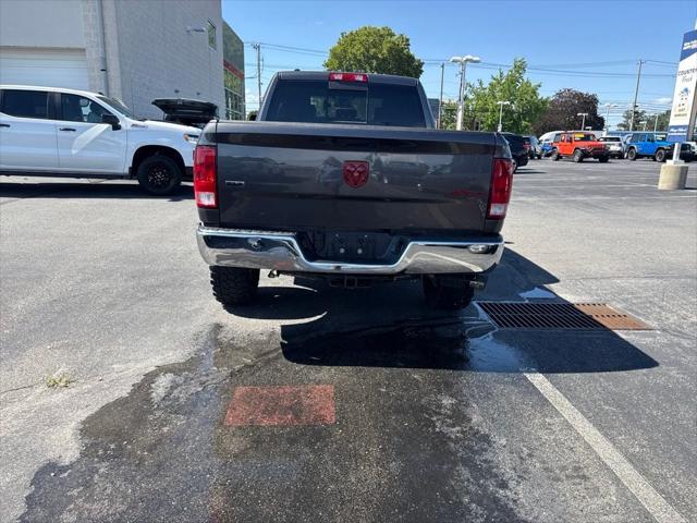 2019 RAM 1500 Classic SLT Crew Cab 4x4 64 Box