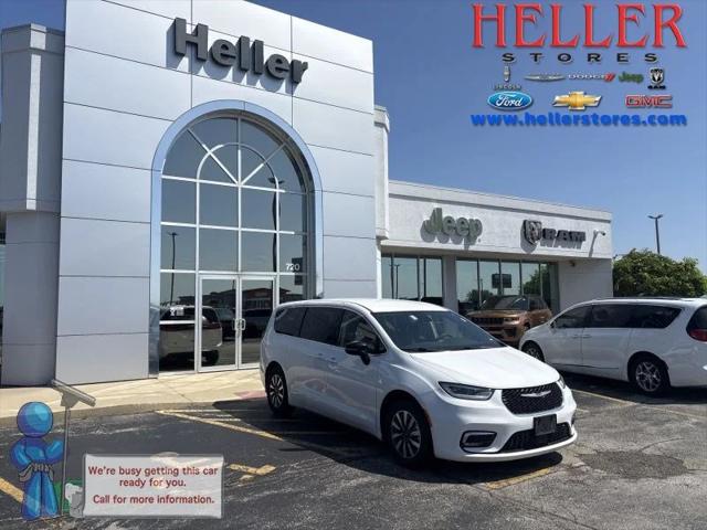 2024 Chrysler Pacifica Hybrid Select for sale in Pontiac, IL