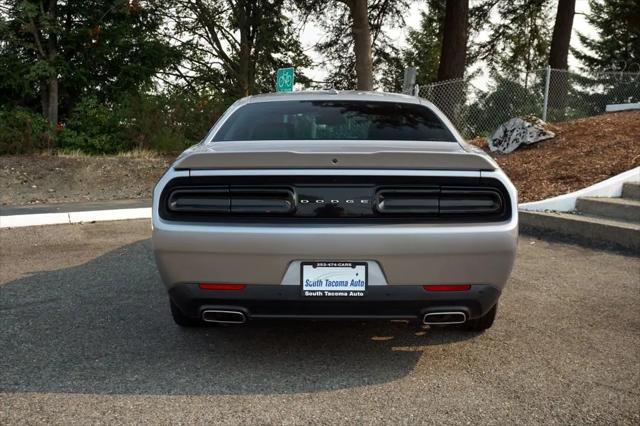 2016 Dodge Challenger SXT Plus