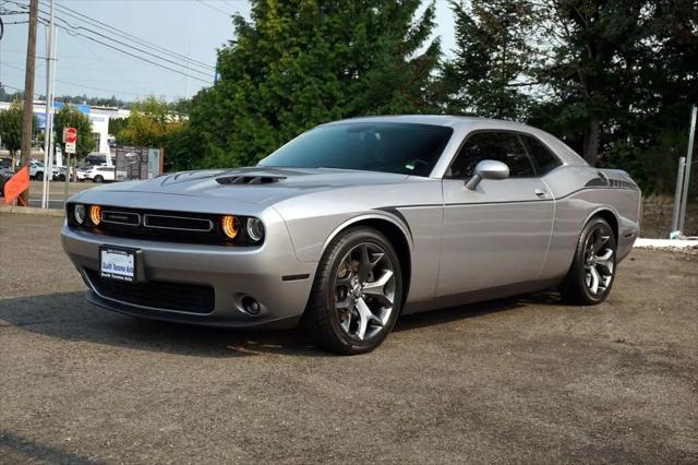2016 Dodge Challenger SXT Plus