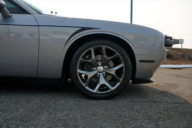 2016 Dodge Challenger SXT Plus