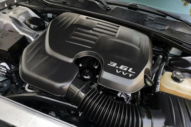 2016 Dodge Challenger SXT Plus