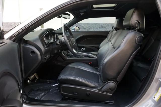 2016 Dodge Challenger SXT Plus