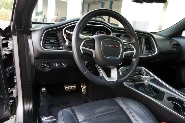 2016 Dodge Challenger SXT Plus