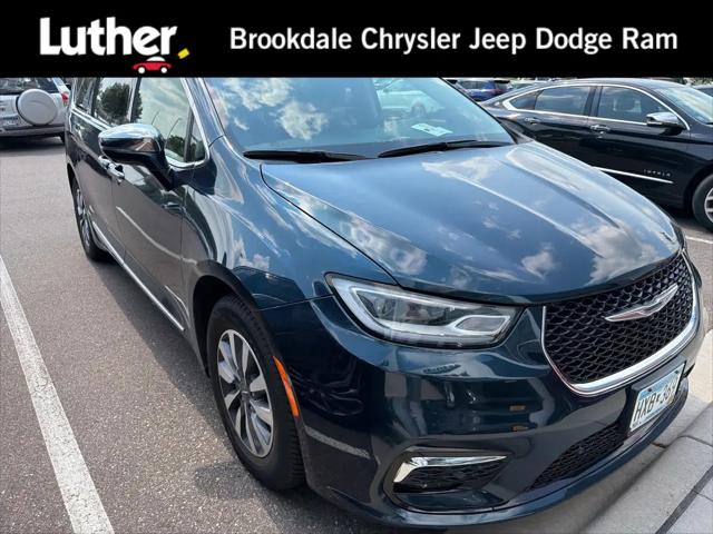 2022 Chrysler Pacifica Hybrid Limited for sale in Brooklyn Park, MN