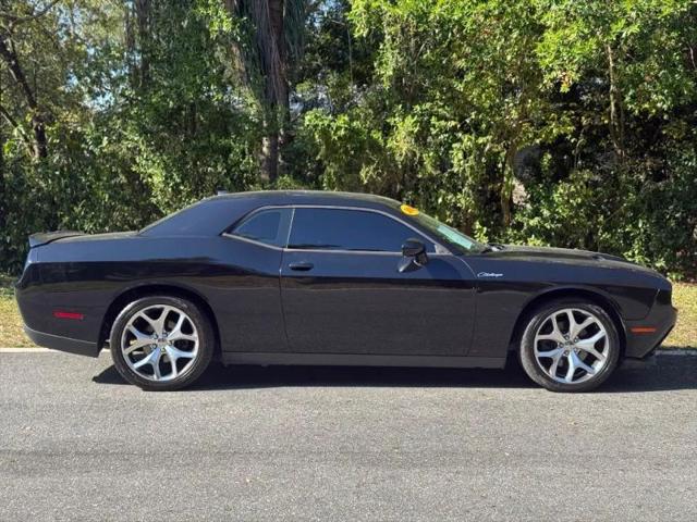 2016 Dodge Challenger SXT Plus
