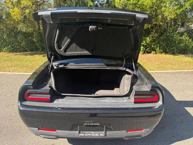 2016 Dodge Challenger SXT Plus