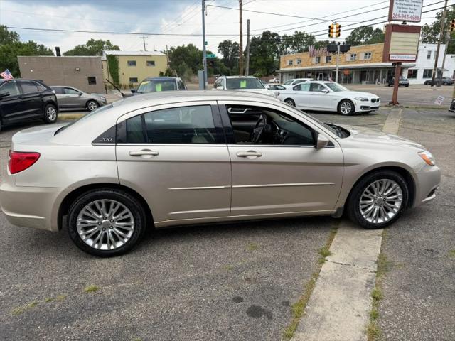 2013 Chrysler 200 Touring