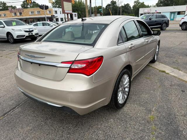 2013 Chrysler 200 Touring