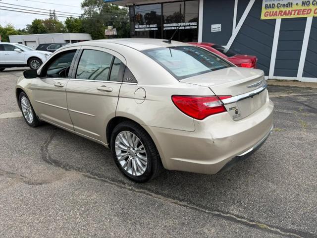 2013 Chrysler 200 Touring