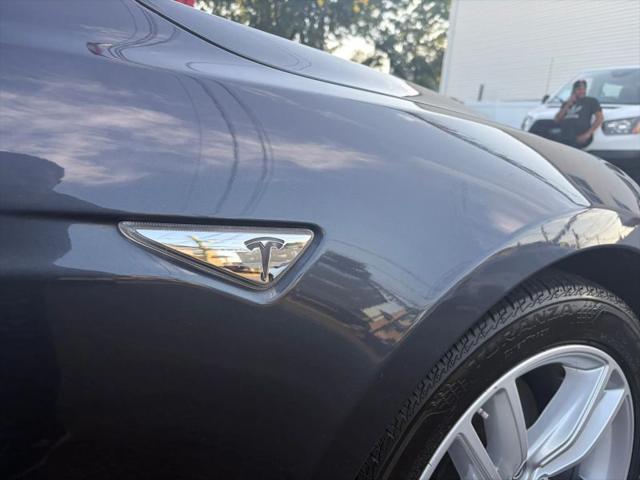 2015 Tesla Model S 70D
