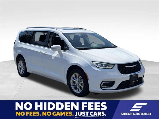 2021 Chrysler Pacifica Touring L AWD for sale in Amityville, NY