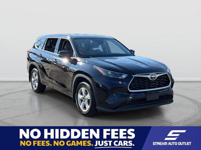 2022 Toyota Highlander L for sale in Amityville, NY