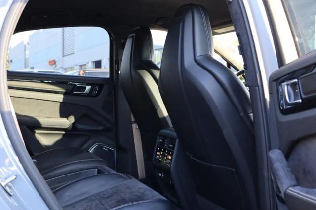 2023 Porsche Cayenne Turbo GT