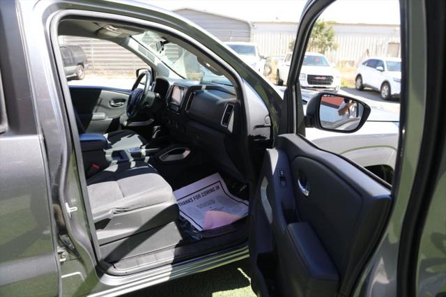 2023 Nissan Frontier Crew Cab SV 4x4