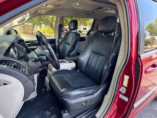 2015 Chrysler Town & Country Touring
