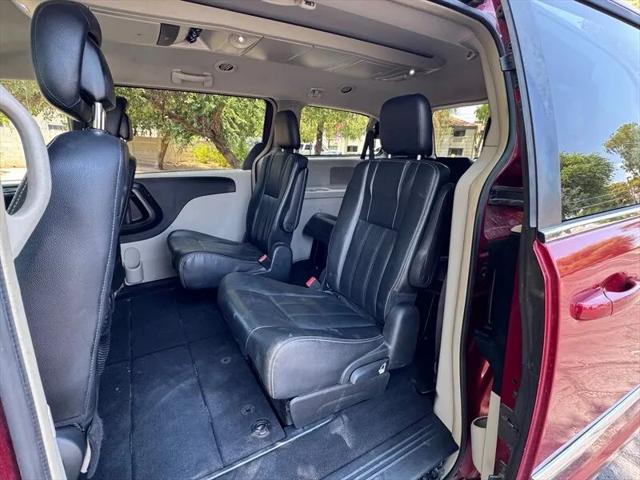 2015 Chrysler Town & Country Touring
