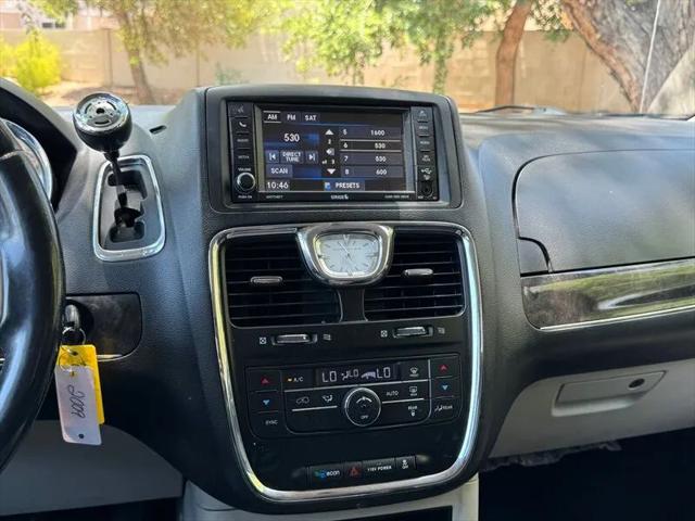 2015 Chrysler Town & Country Touring