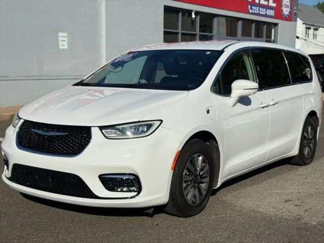2022 Chrysler Pacifica Hybrid Touring L for sale in Philadelphia, PA