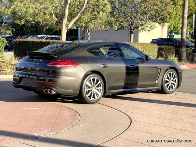 2016 Porsche Panamera 4