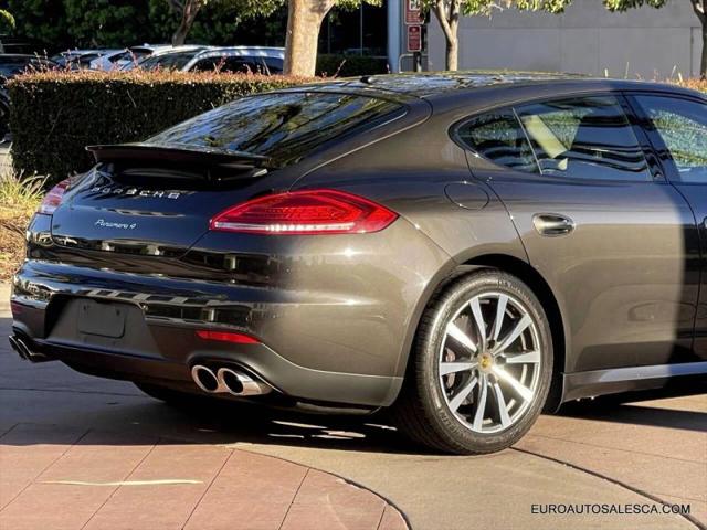 2016 Porsche Panamera 4