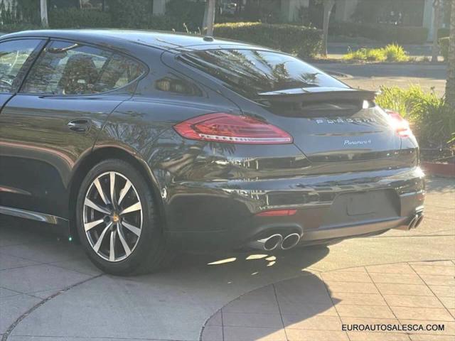 2016 Porsche Panamera 4
