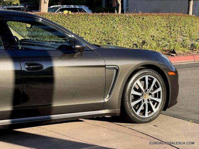 2016 Porsche Panamera 4