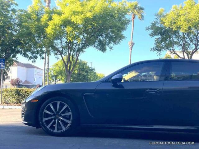 2016 Porsche Panamera 4