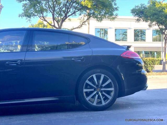 2016 Porsche Panamera 4