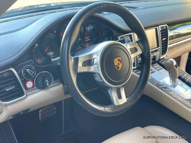 2016 Porsche Panamera 4