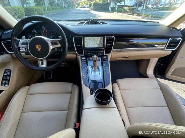 2016 Porsche Panamera 4