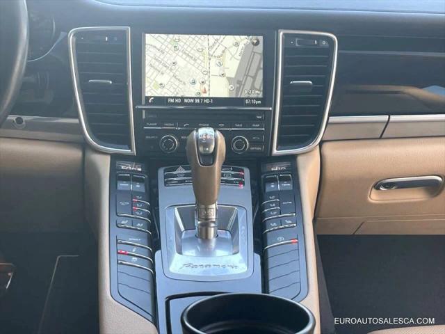 2016 Porsche Panamera 4