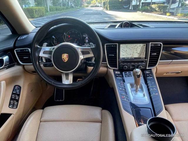 2016 Porsche Panamera 4