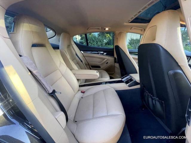 2016 Porsche Panamera 4