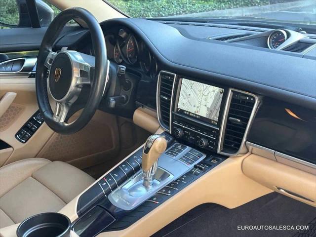 2016 Porsche Panamera 4