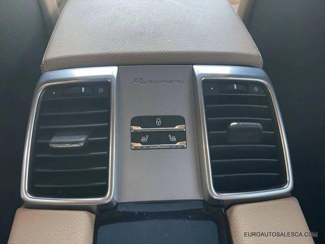 2016 Porsche Panamera 4